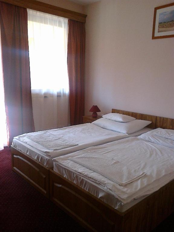 Hotel Györgyey Kastély Panzió és Étterem à Tápiógyörgye Chambre photo