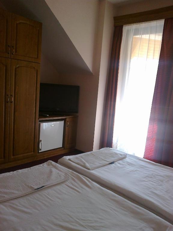 Hotel Györgyey Kastély Panzió és Étterem à Tápiógyörgye Chambre photo